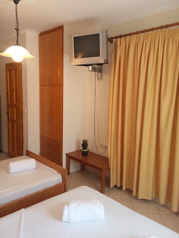 Irini Apartments Anaxos Exterior photo