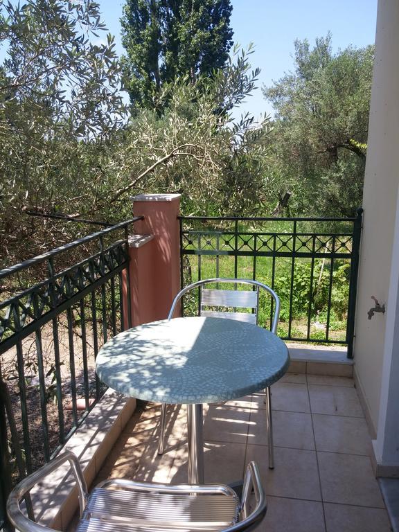 Irini Apartments Anaxos Exterior photo
