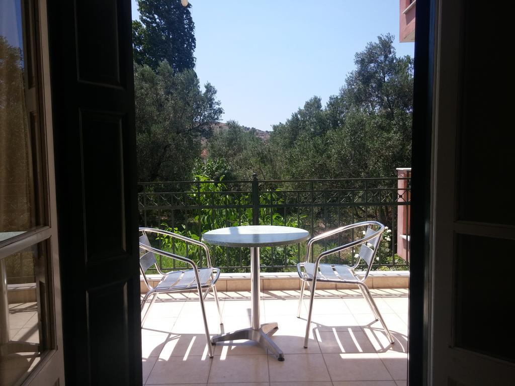 Irini Apartments Anaxos Exterior photo